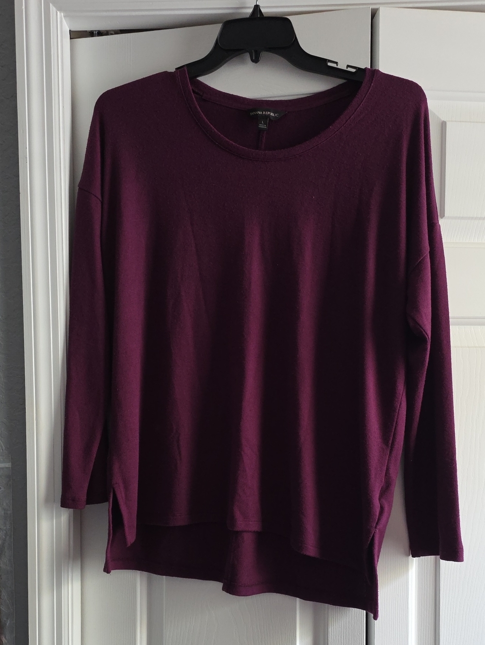 Banana Republic L Women's Long Sleeve Crewneck Top - Plum